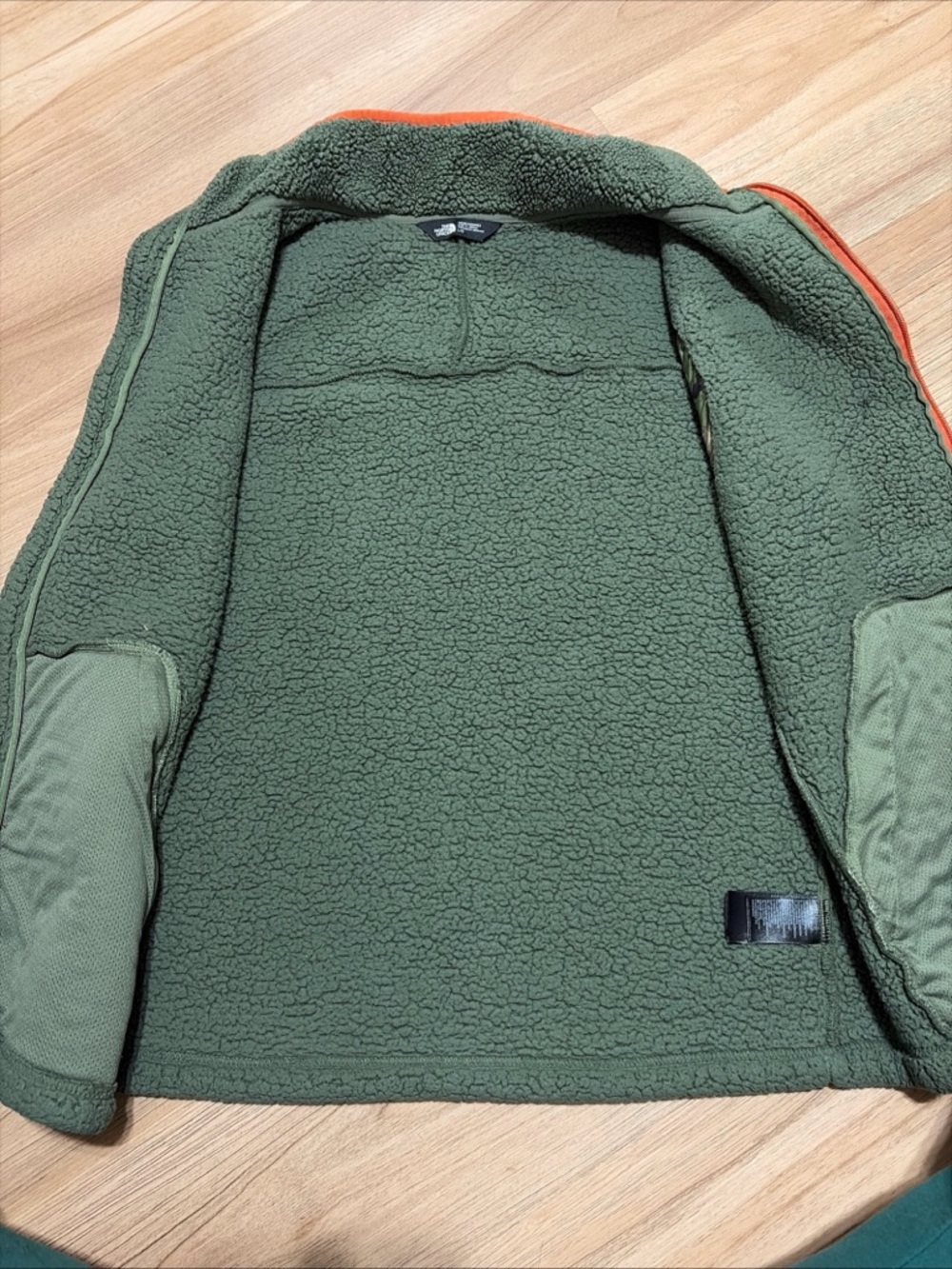 The North Face Sherpa Fleece Vest Green Orange Camo Trim Men’s Large - Picture 2 of 7
